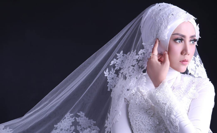 Aida Saskia Menangis di Kajian Curhat Gagal Nikah Gegara Kanker Payudara